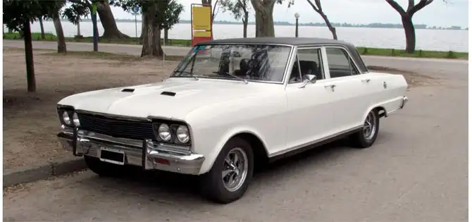 Weißer Oldtimer – beispielhaftes Ankaufsfahrzeug in Versmold